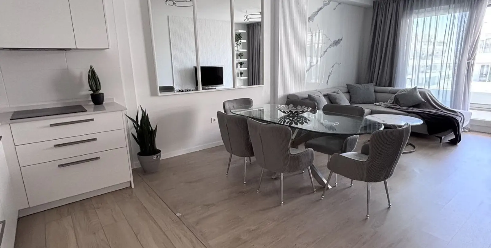 Sale of middle floor apartment in Marbella 2