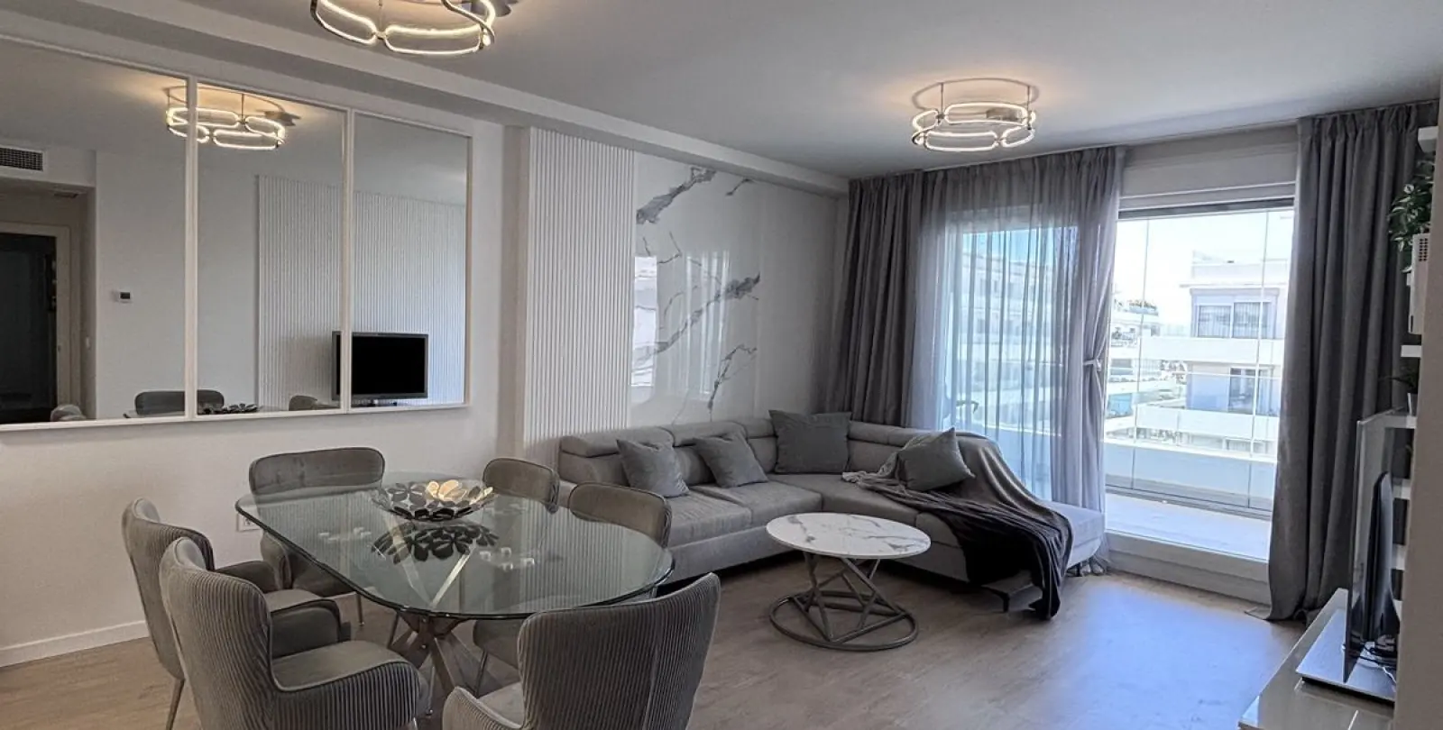 Sale of middle floor apartment in Marbella 3