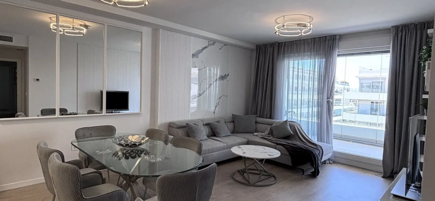 Sale of middle floor apartment in Marbella 2