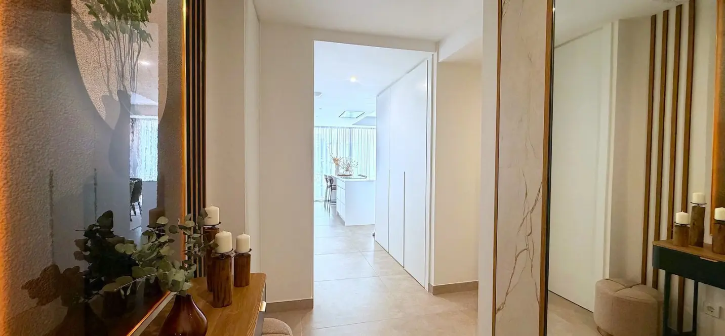 Sale of middle floor apartment in Cancelada 1