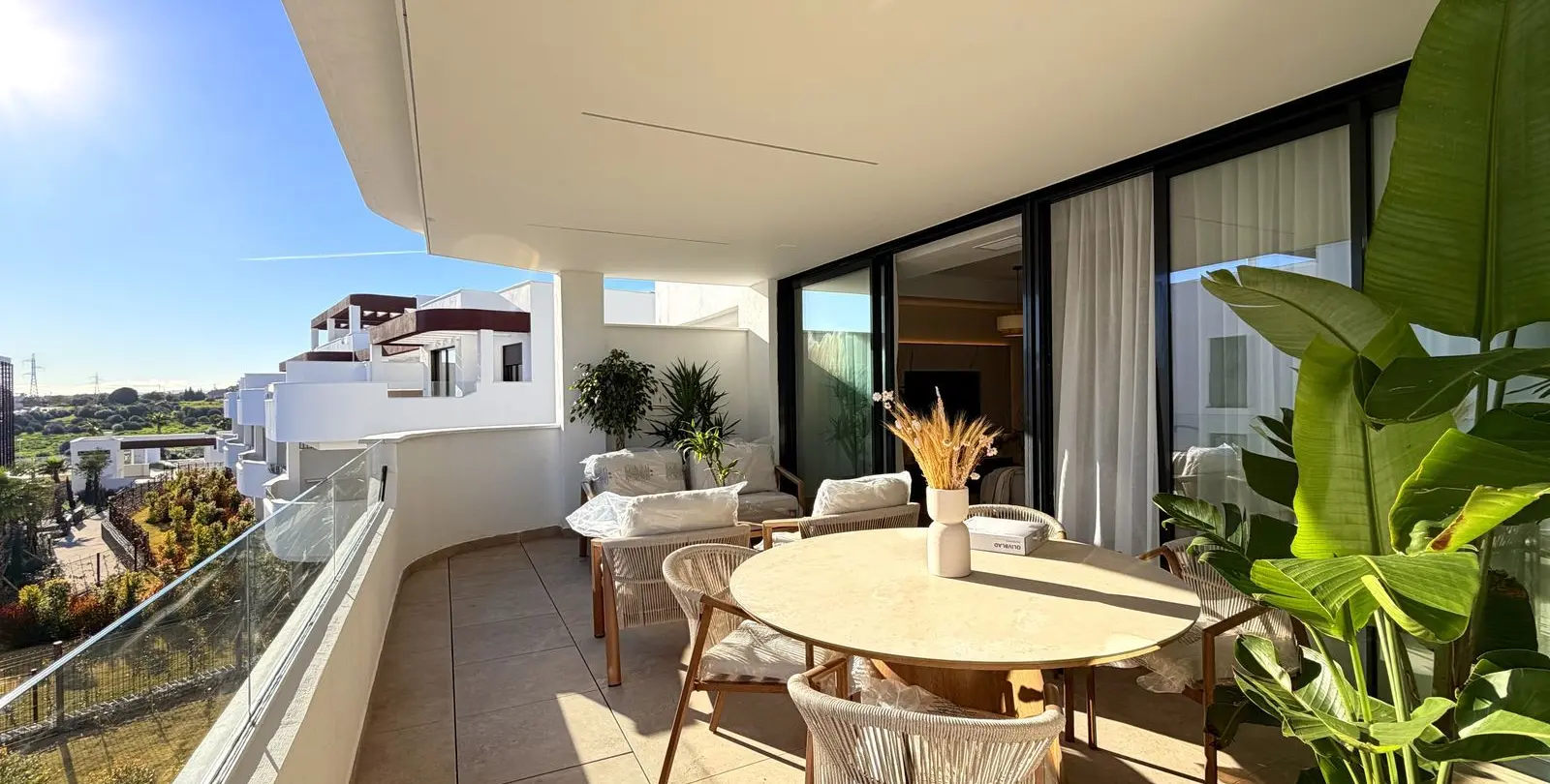 Sale of middle floor apartment in Cancelada 8