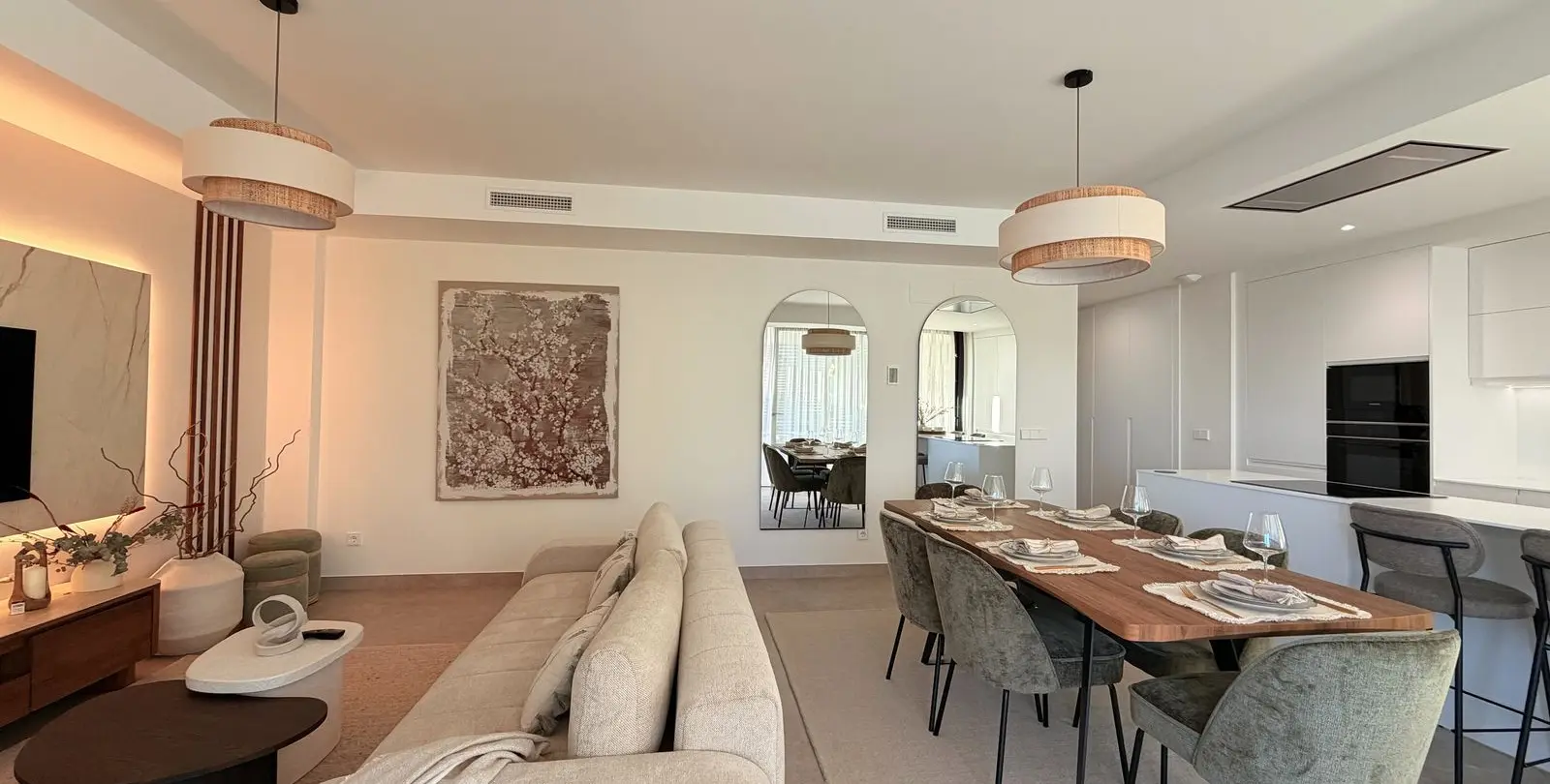 Sale of middle floor apartment in Cancelada 13