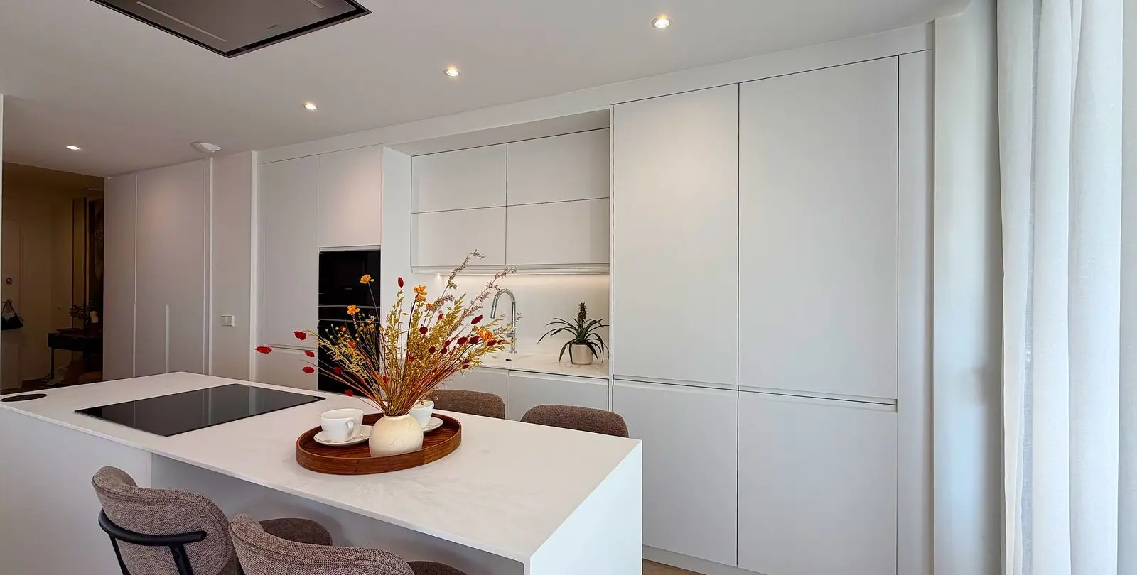 Sale of middle floor apartment in Cancelada 14