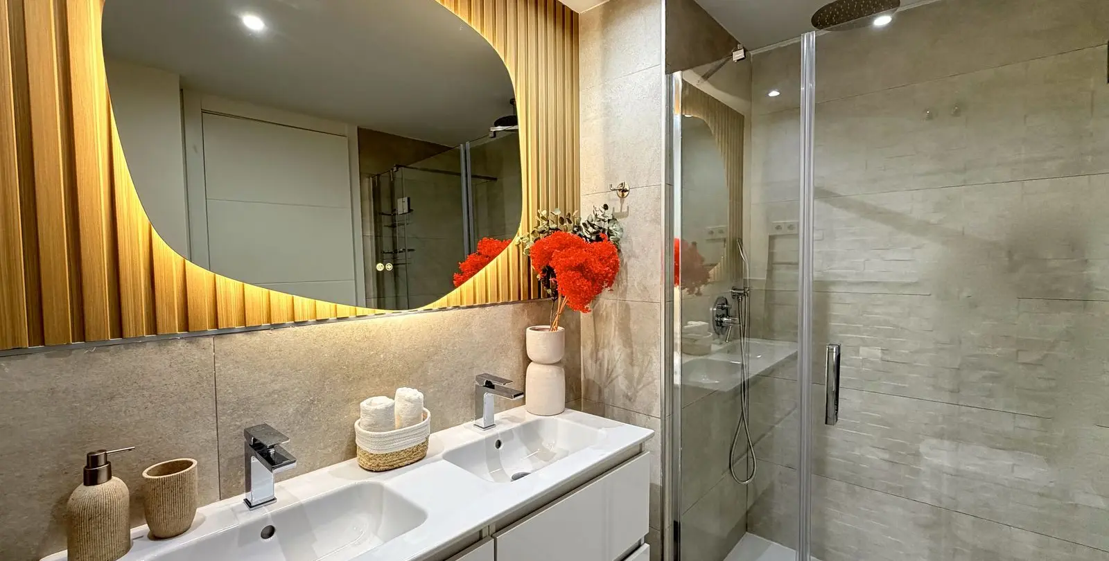 Sale of middle floor apartment in Cancelada 19