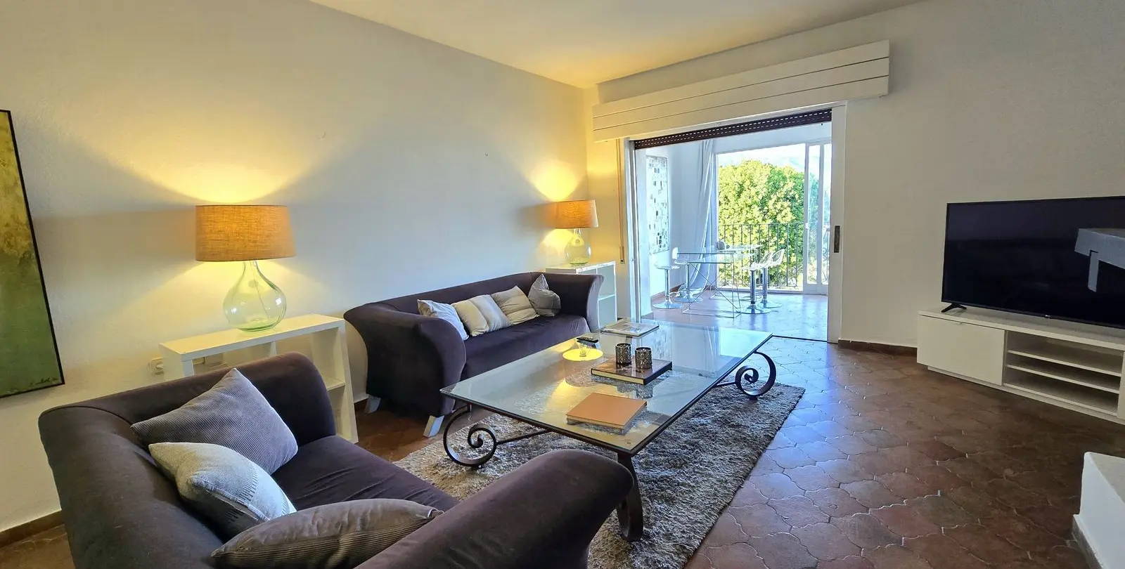 Venta de apartamento en planta media en Puerto Banús 4