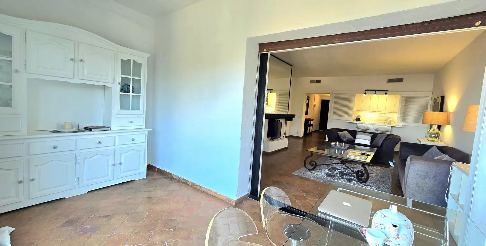 Venta de apartamento en planta media en Puerto Banús 9