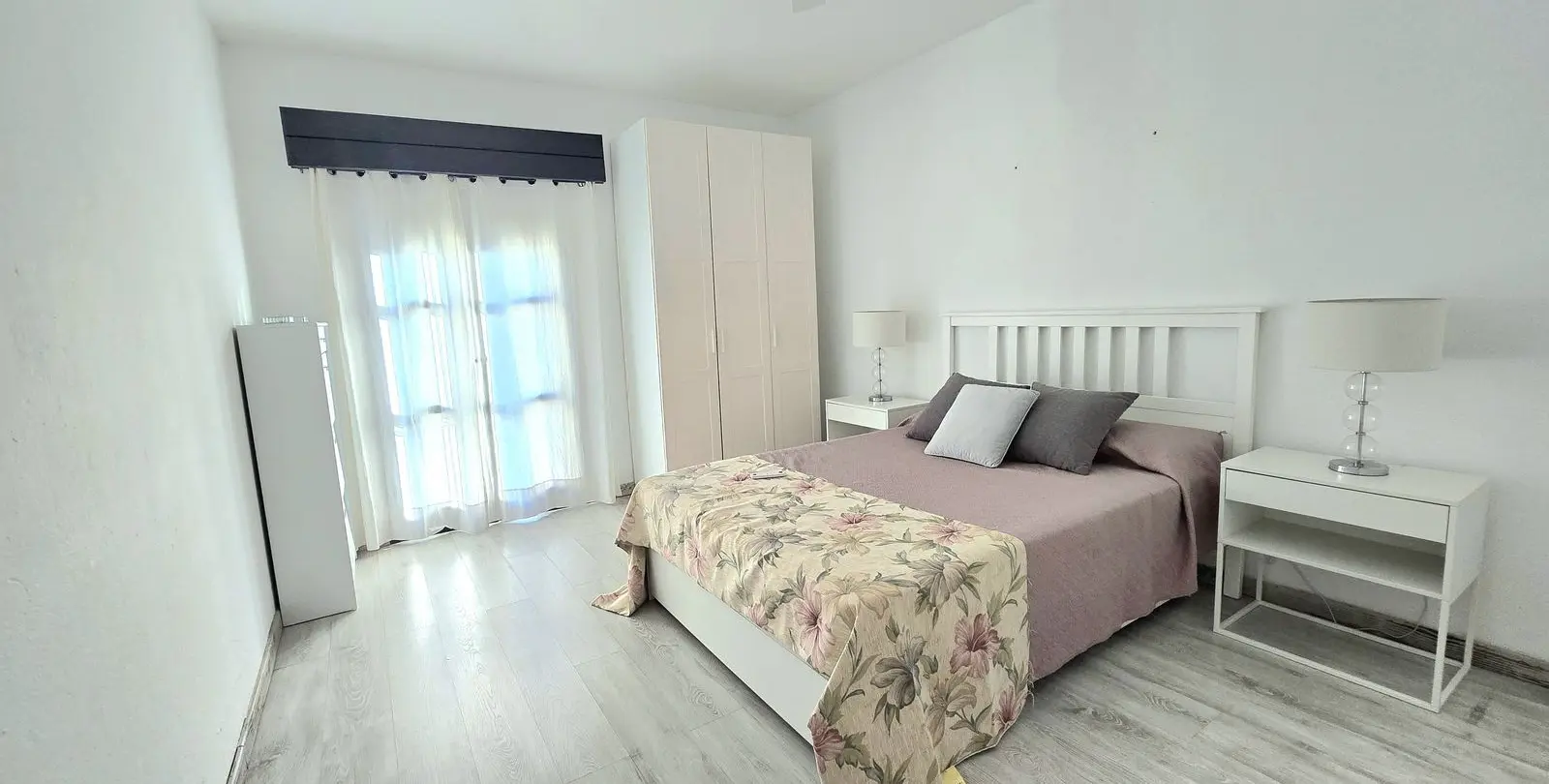 Venta de apartamento en planta media en Puerto Banús 10