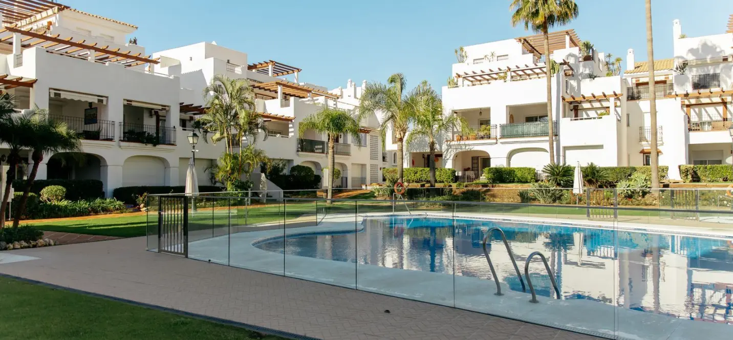 Sale of ground floor apartment in San Pedro de Alcántara 0
