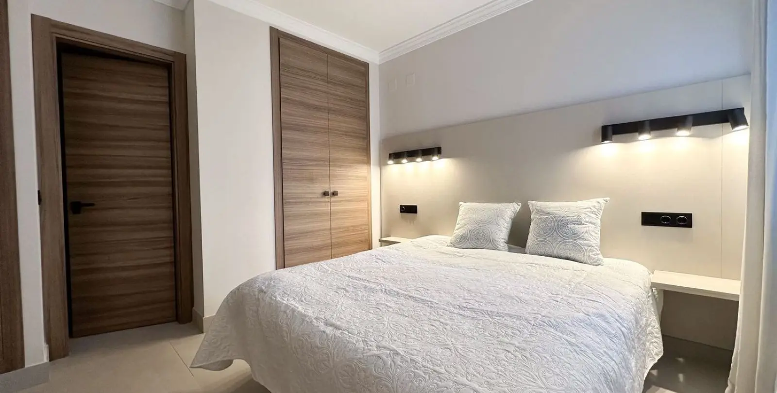 Sale of ground floor apartment in San Pedro de Alcántara 15