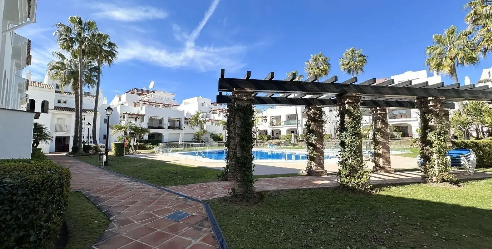 Sale of ground floor apartment in San Pedro de Alcántara 40