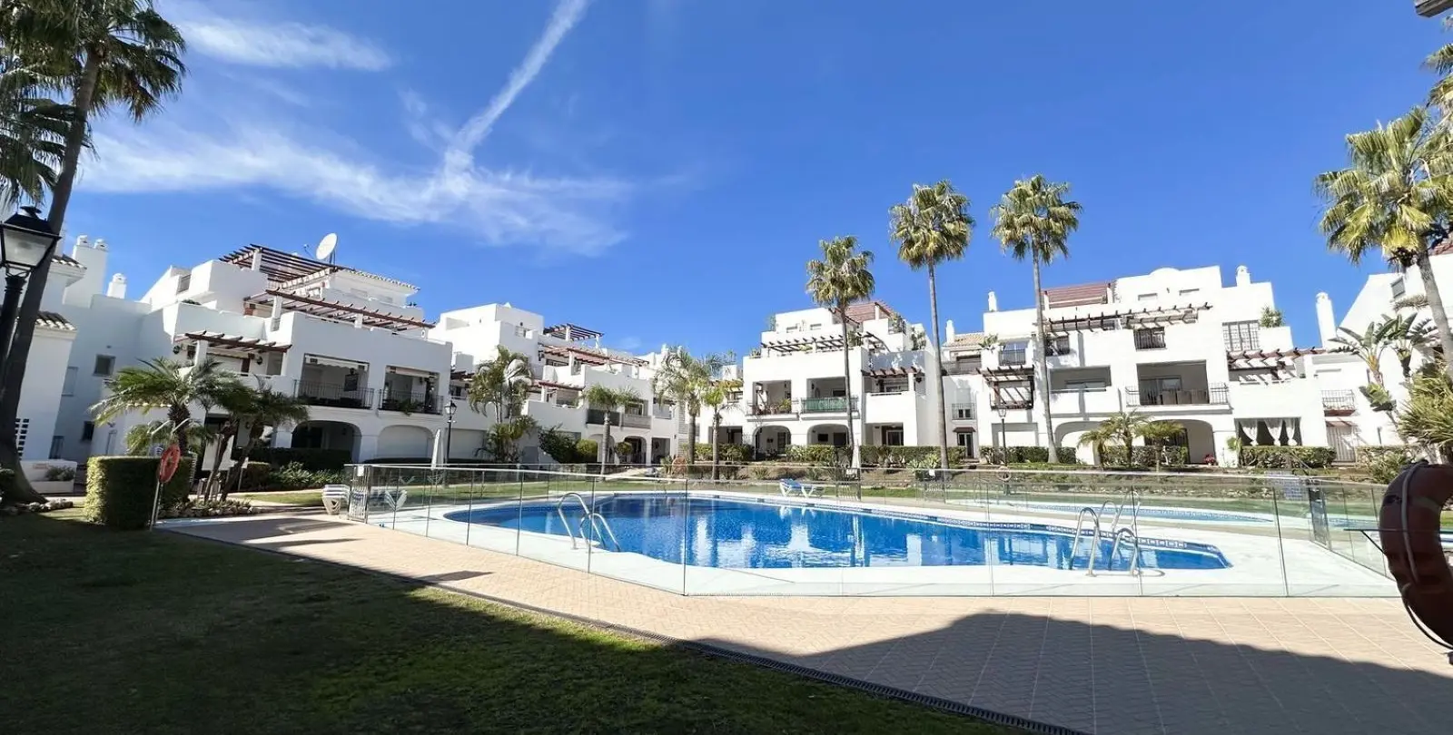 Sale of ground floor apartment in San Pedro de Alcántara 41