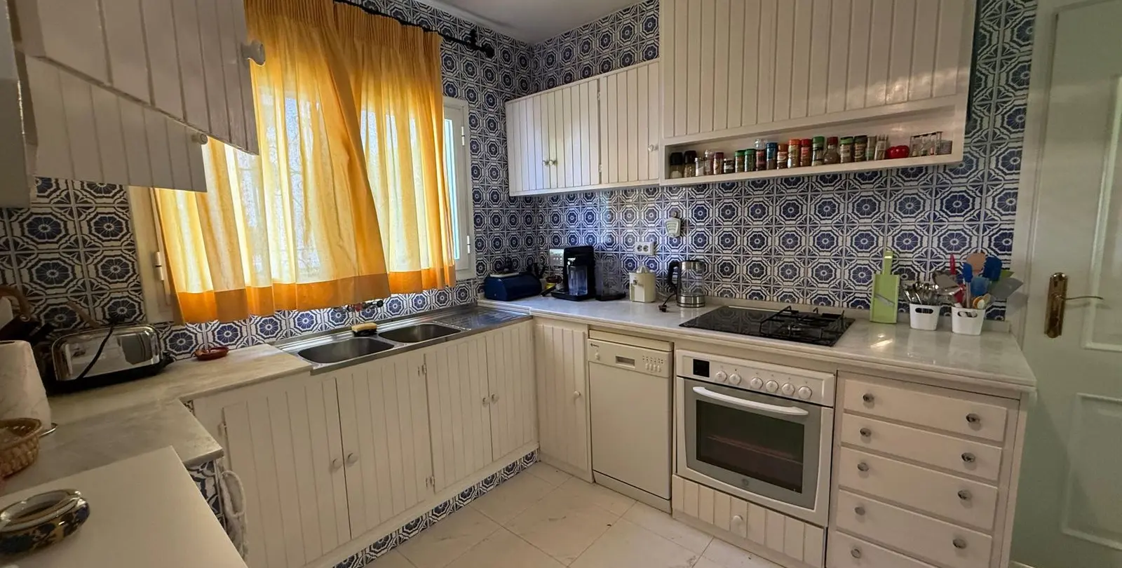 Sale of detached villa in Nueva Andalucía 10