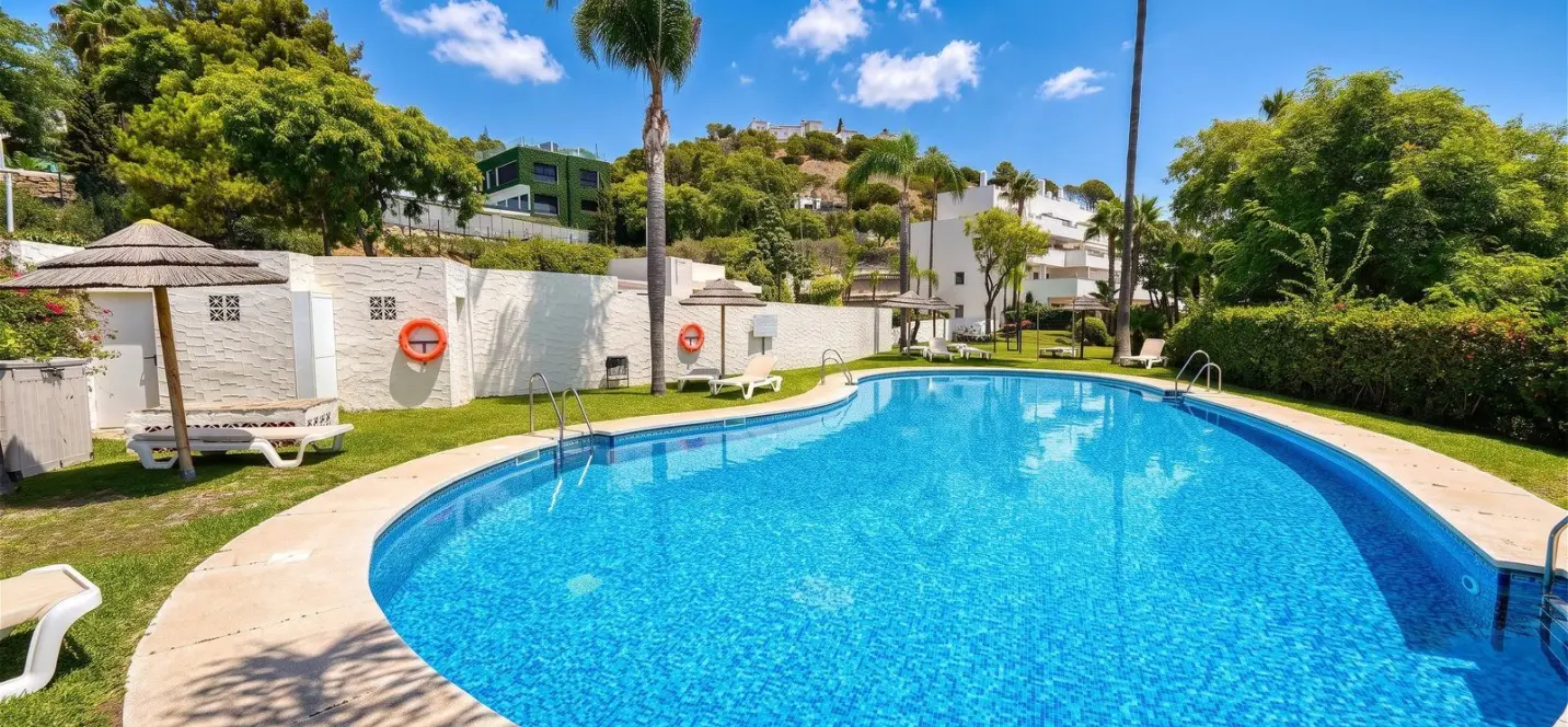 Sale of ground floor apartment in Benahavís 0