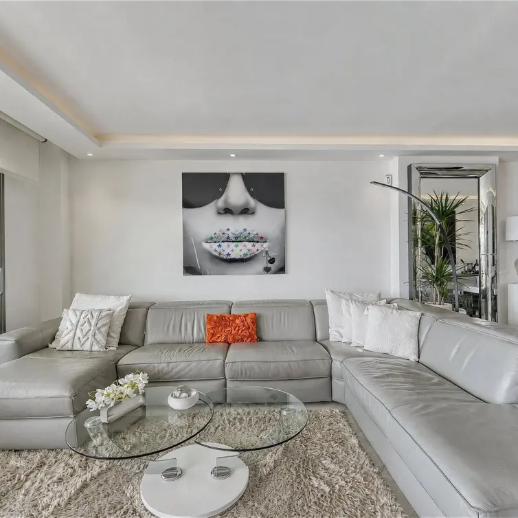 Sale of ground floor apartment in Benahavís