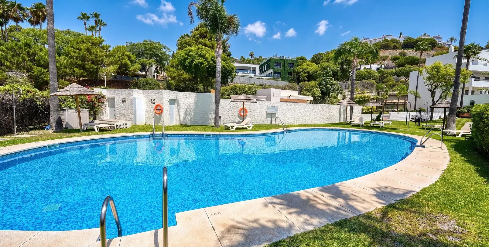 Venta de apartamento en planta baja en Benahavís 12