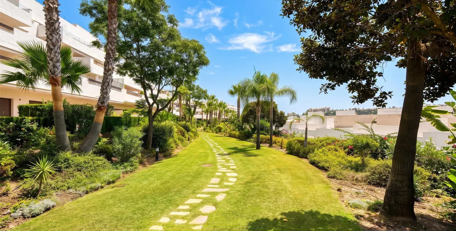 Venta de apartamento en planta baja en Benahavís 19
