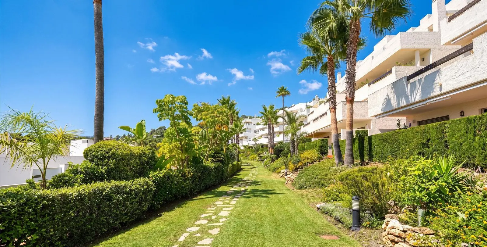 Venta de apartamento en planta baja en Benahavís 26