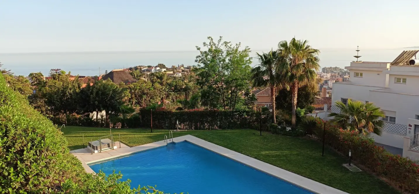 Sale of townhouse in Pinares de San Anton 2