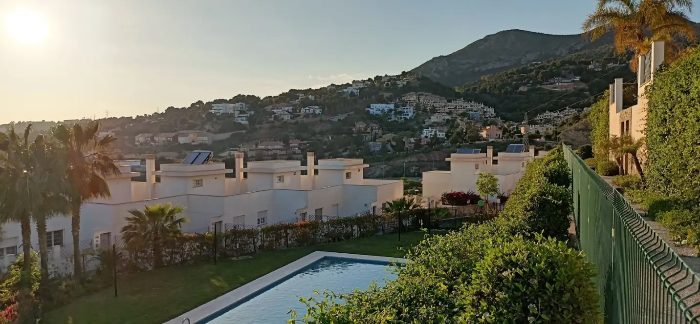 Sale of townhouse in Pinares de San Anton 3