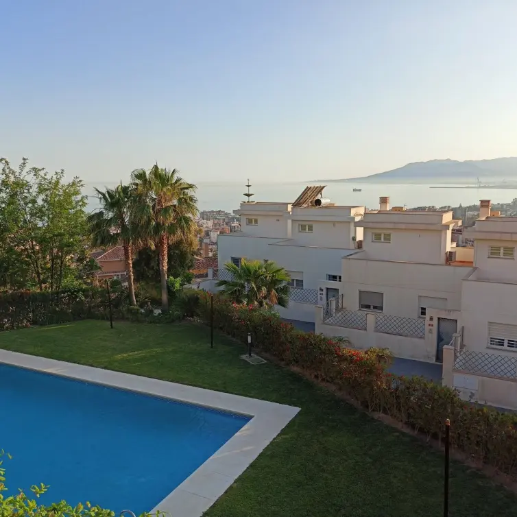 Sale of townhouse in Pinares de San Anton