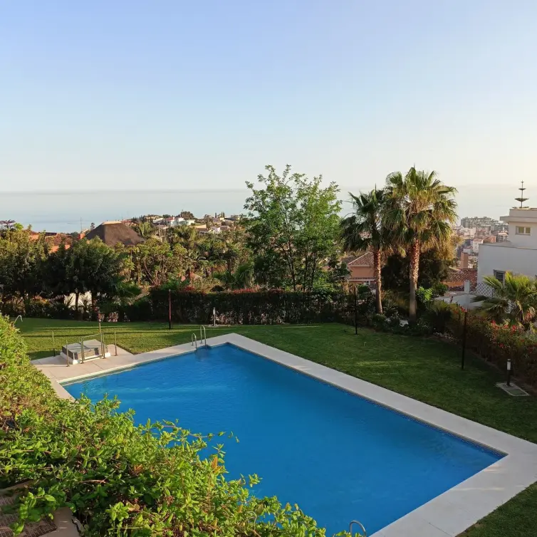 Sale of townhouse in Pinares de San Anton