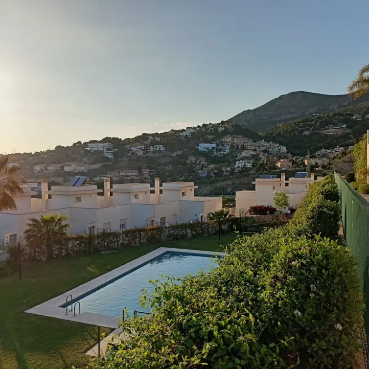 Sale of townhouse in Pinares de San Anton