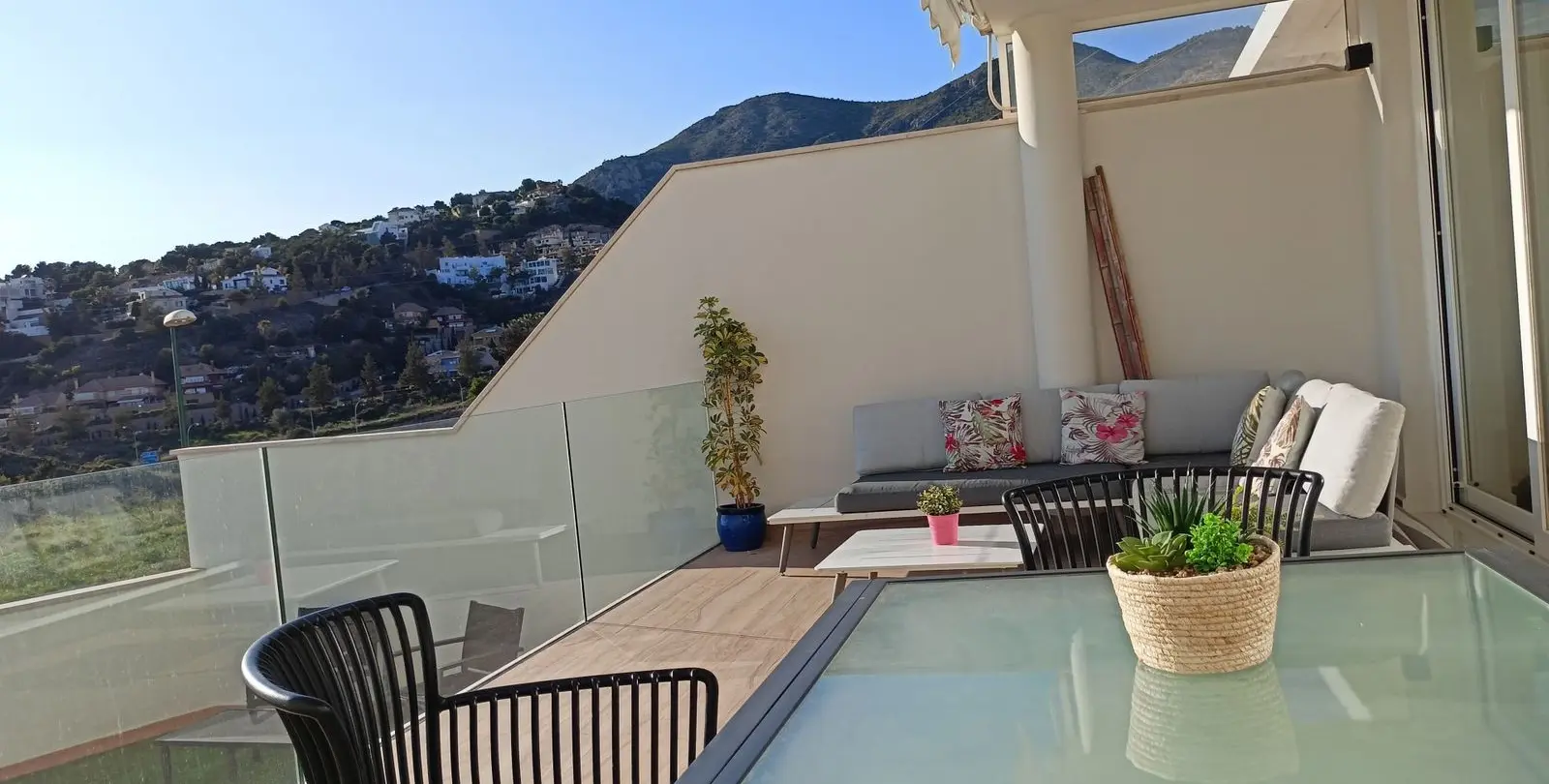 Sale of townhouse in Pinares de San Anton 23