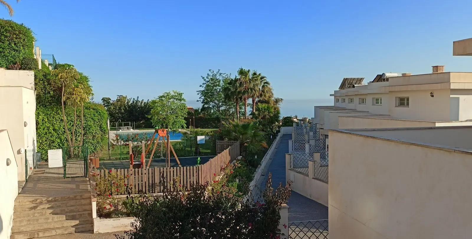 Sale of townhouse in Pinares de San Anton 48