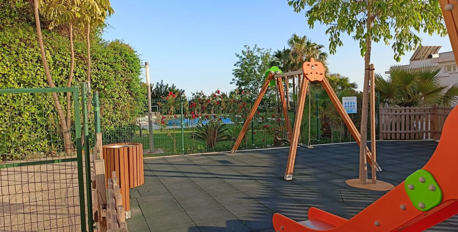 Sale of townhouse in Pinares de San Anton 49
