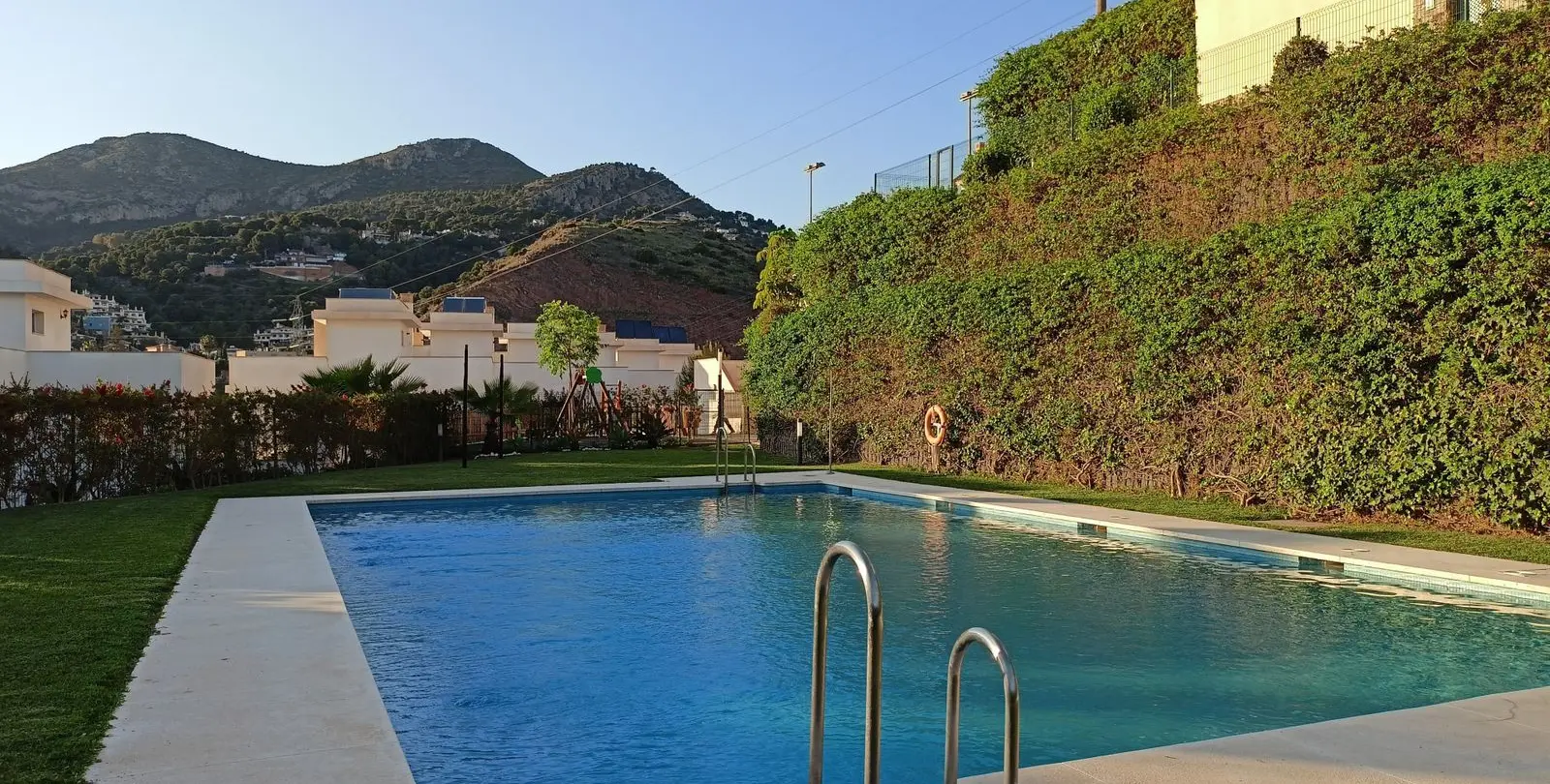 Sale of townhouse in Pinares de San Anton 54
