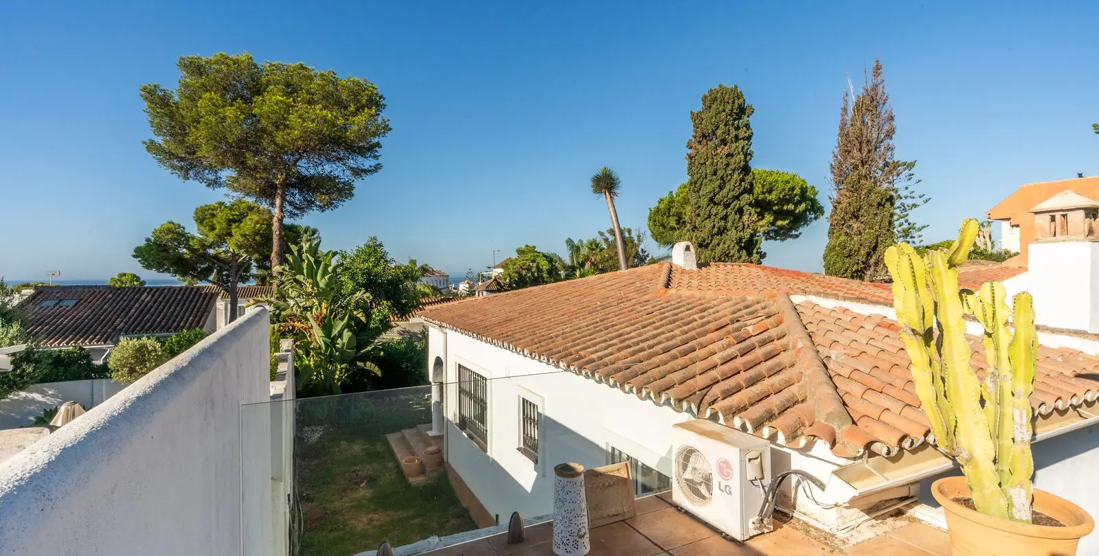 Sale of detached villa in Costabella 6