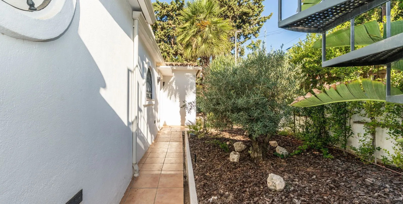 Sale of detached villa in Costabella 7