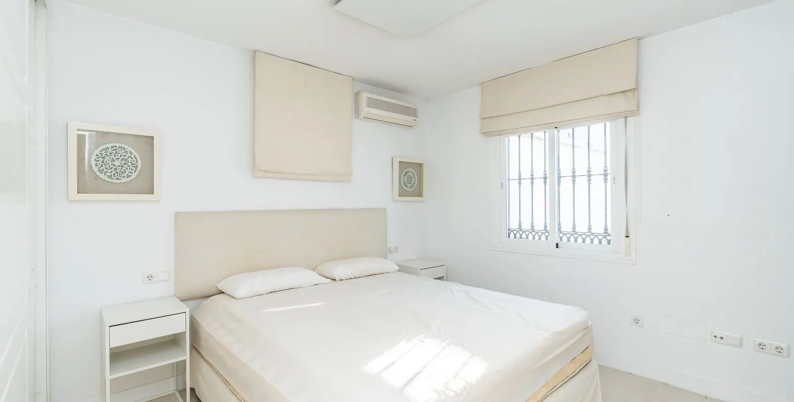 Sale of detached villa in Costabella 15