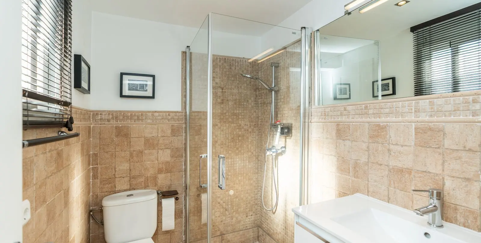 Sale of detached villa in Costabella 16