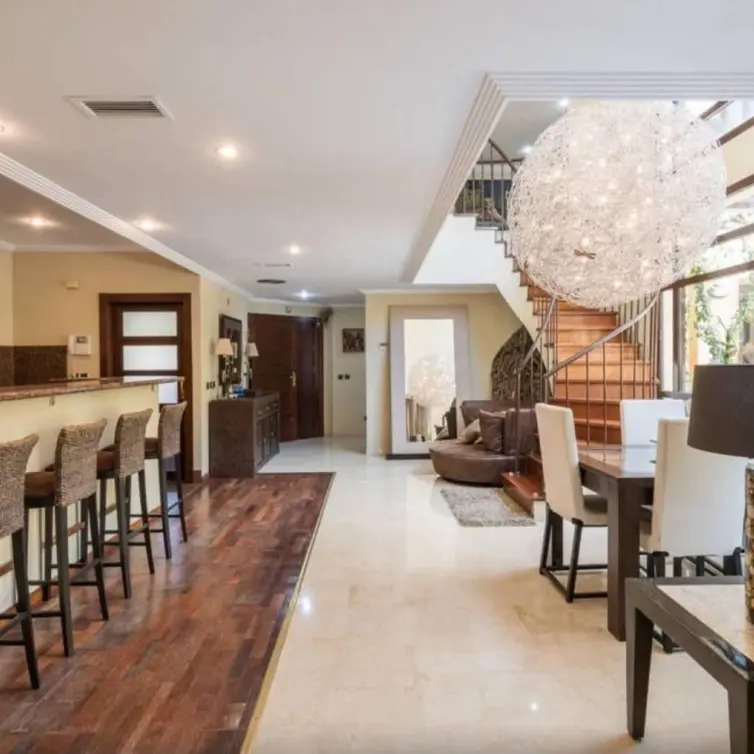 Venta de villa independiente en Puerto Banús