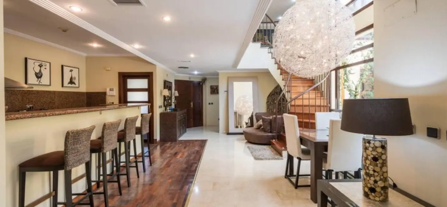 Venta de villa independiente en Puerto Banús 2