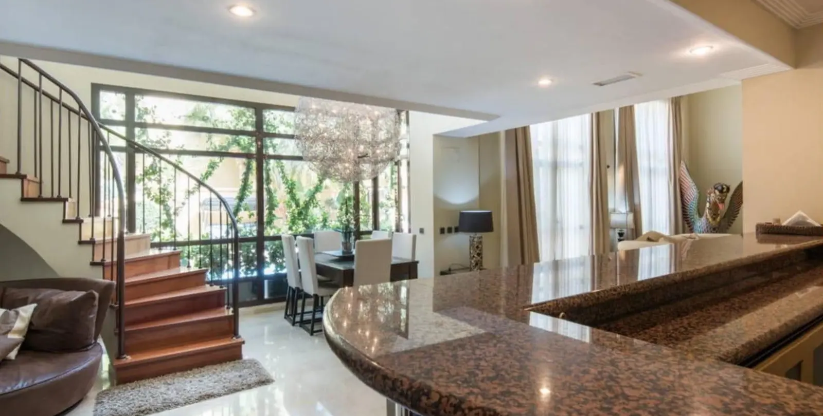 Sale of detached villa in Puerto Banús 8