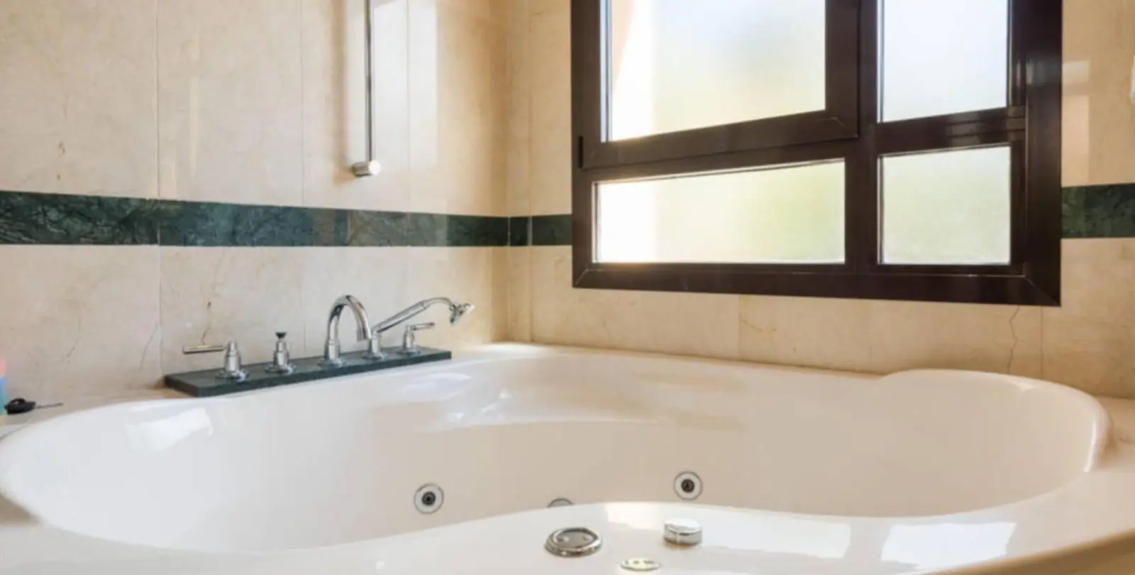Sale of detached villa in Puerto Banús 11