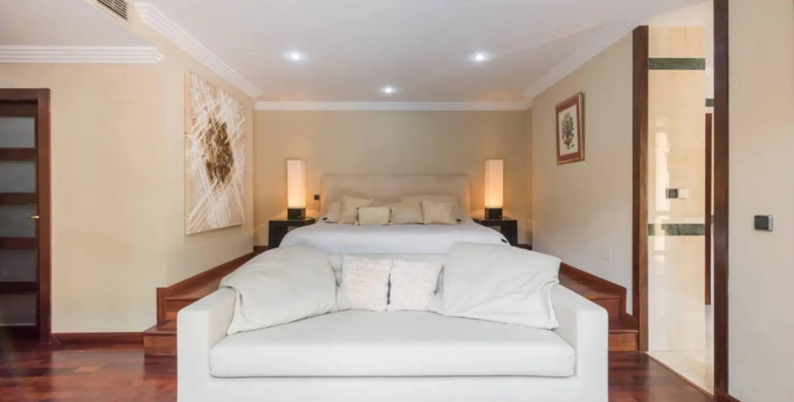 Sale of detached villa in Puerto Banús 19