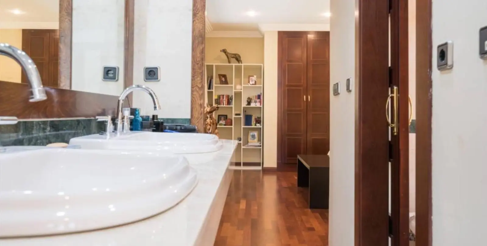 Sale of detached villa in Puerto Banús 20