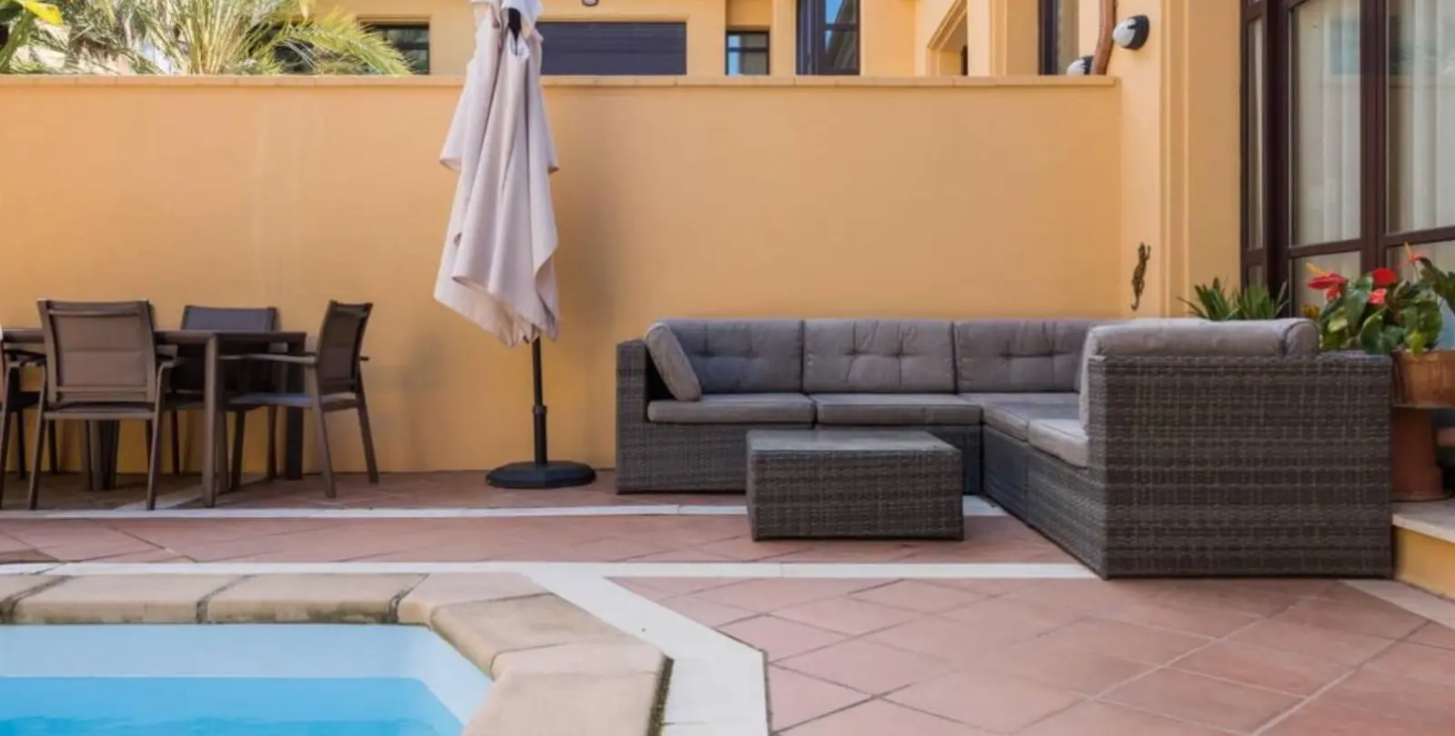 Sale of detached villa in Puerto Banús 25
