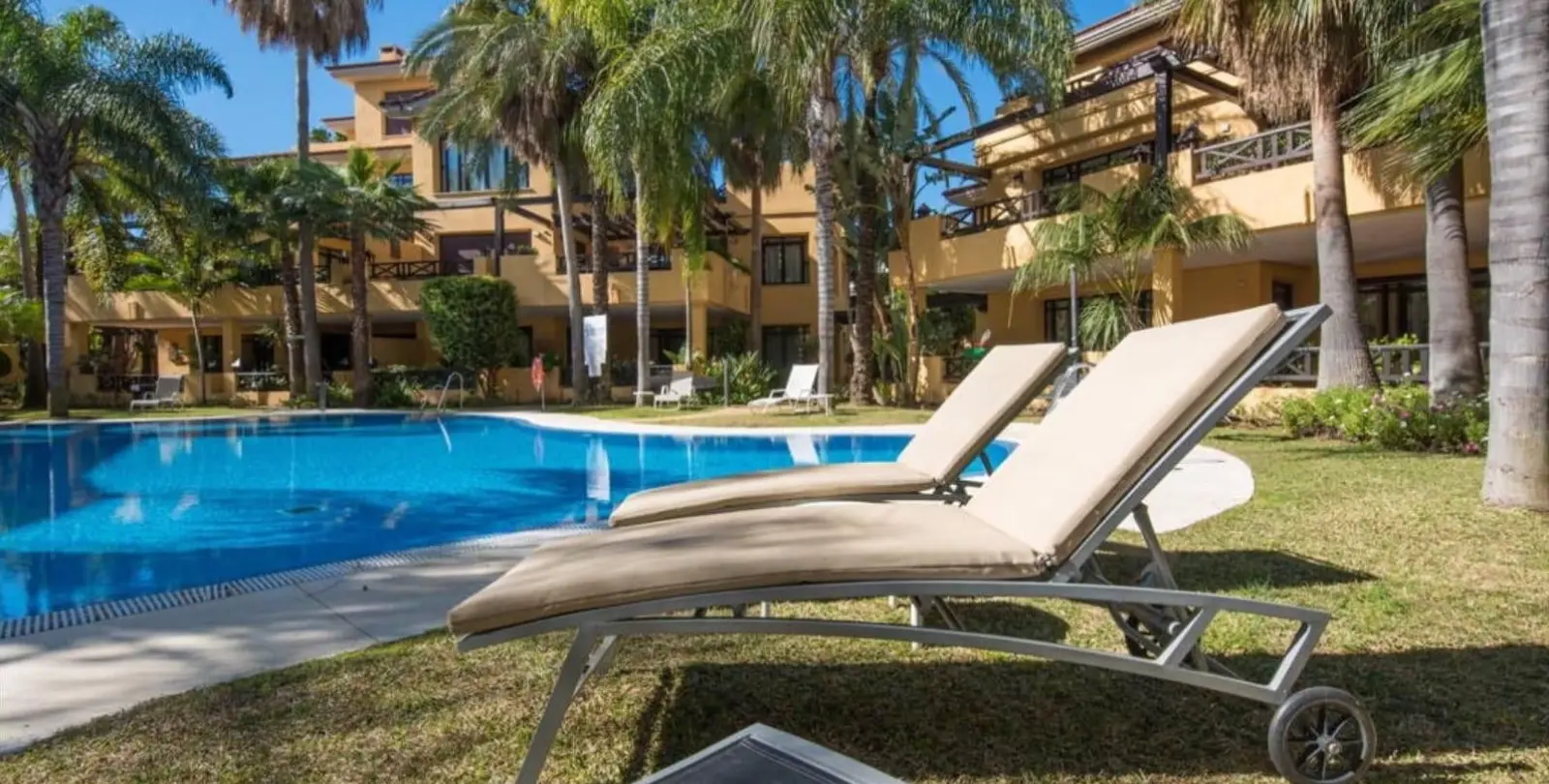Sale of detached villa in Puerto Banús 29