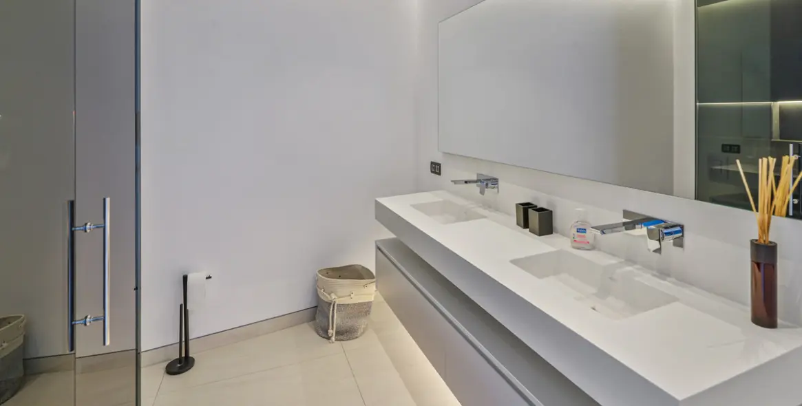 Продажа  отдельно стоящей виллы в Los Flamingos 34