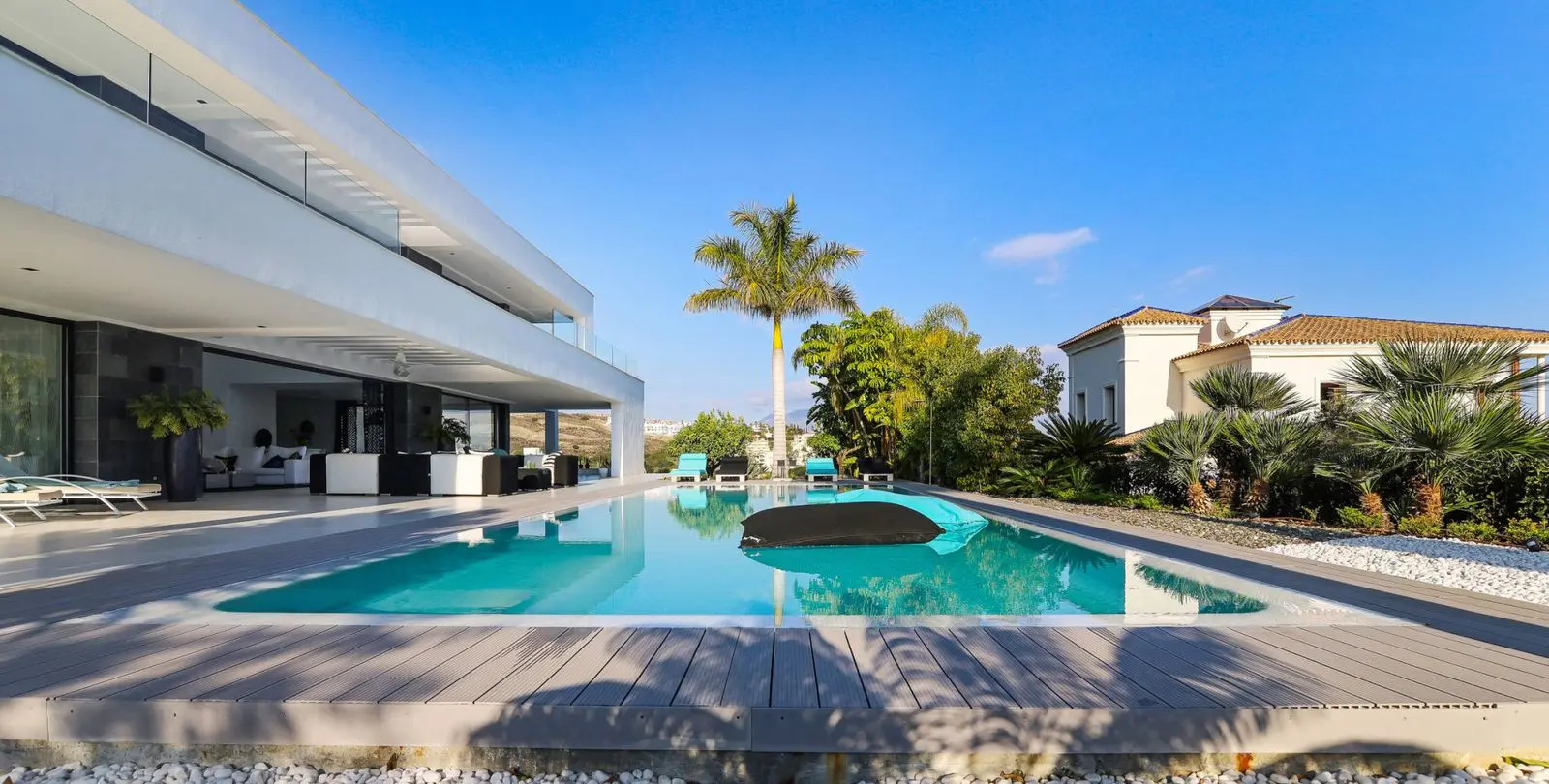 Sale of detached villa in Los Flamingos 2