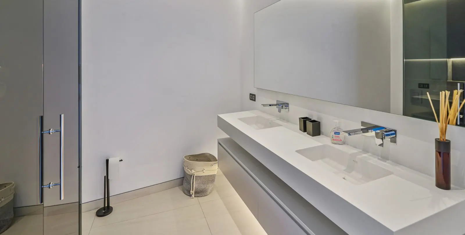 Sale of detached villa in Los Flamingos 29