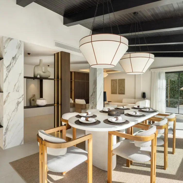 Sale of detached villa in Nueva Andalucía