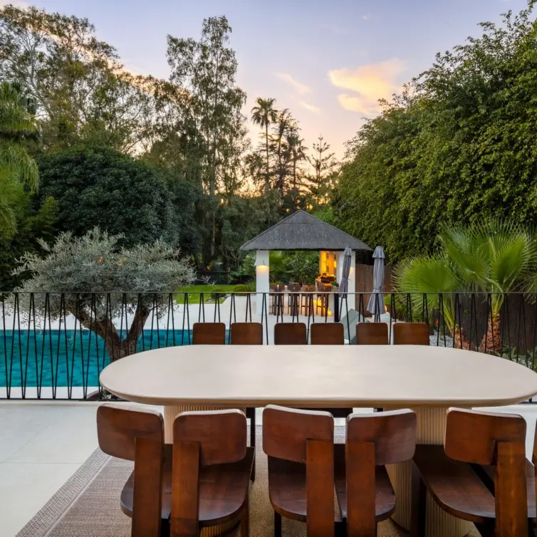 Sale of detached villa in Nueva Andalucía
