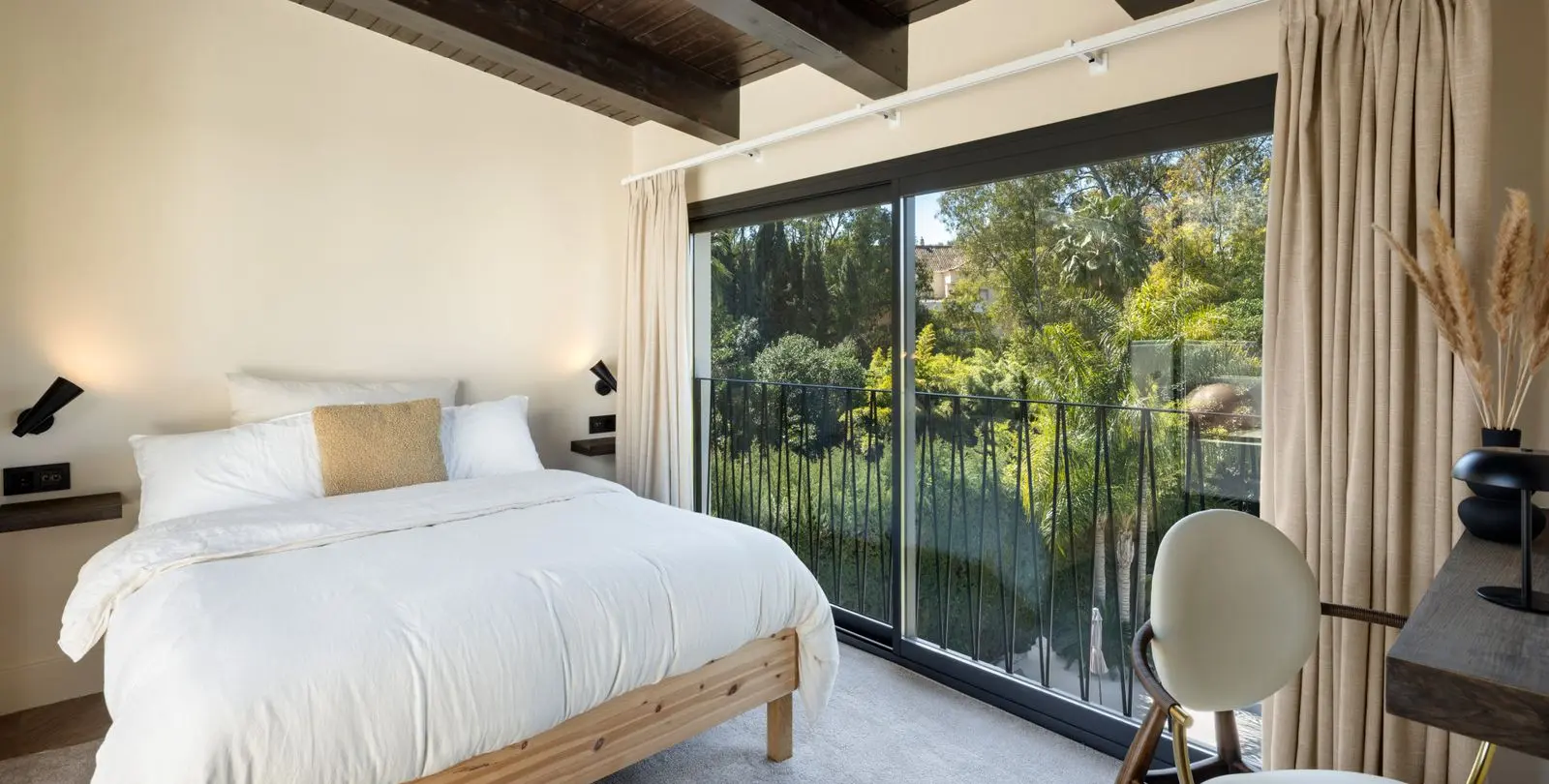 Sale of detached villa in Nueva Andalucía 19
