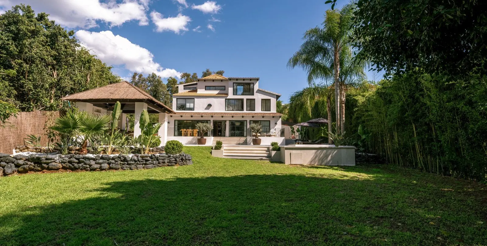 Sale of detached villa in Nueva Andalucía 37