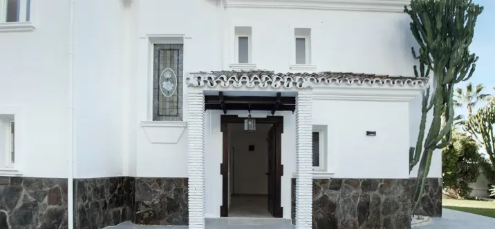 Long-term rent of detached villa in Nueva Andalucía 2